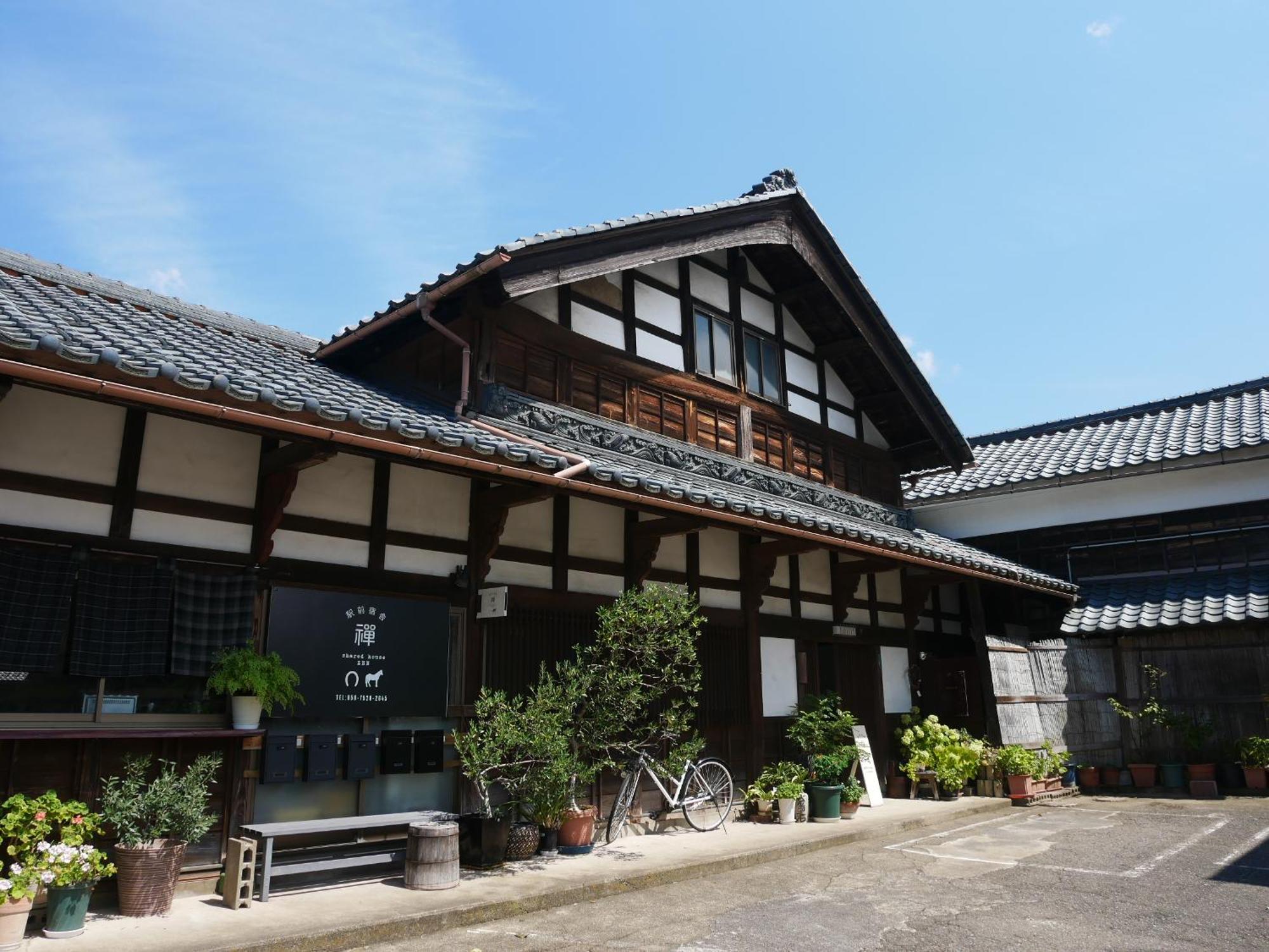駅前宿舎 禪 Shared House Zen Eiheiji Екстериор снимка
